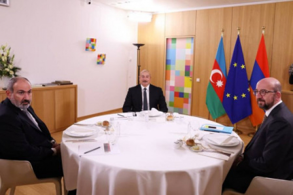 Алиев открыл «Эпоху мира» Пашиняна: цена – Сюник